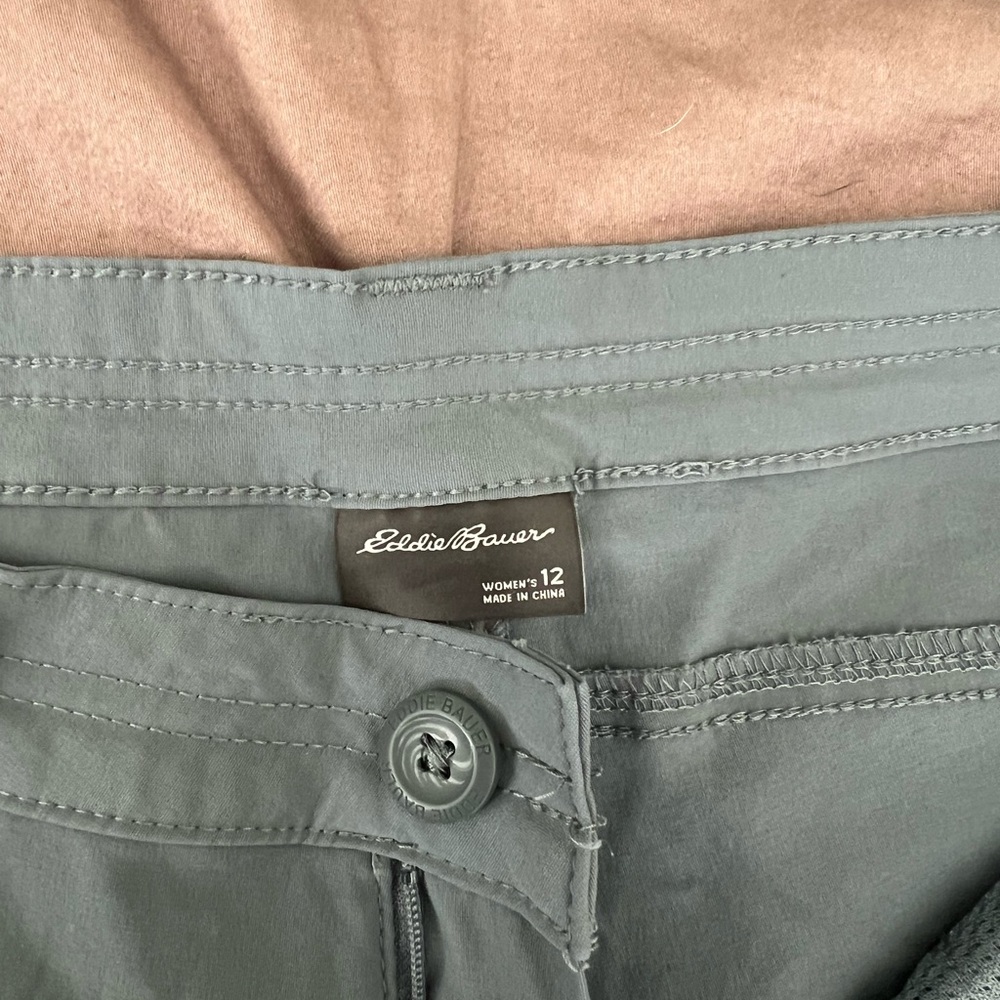 Eddie Bauer Ladies Shorts - Picture 2 of 6